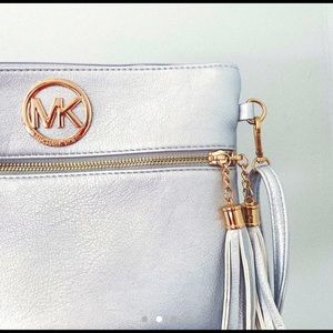 Silver bag with gold details💛